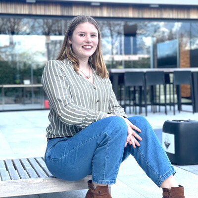 Lauren  zoekt een Kamer / Appartement / Studio in Gent