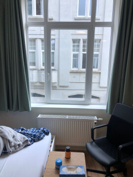 zicht op straatkant 